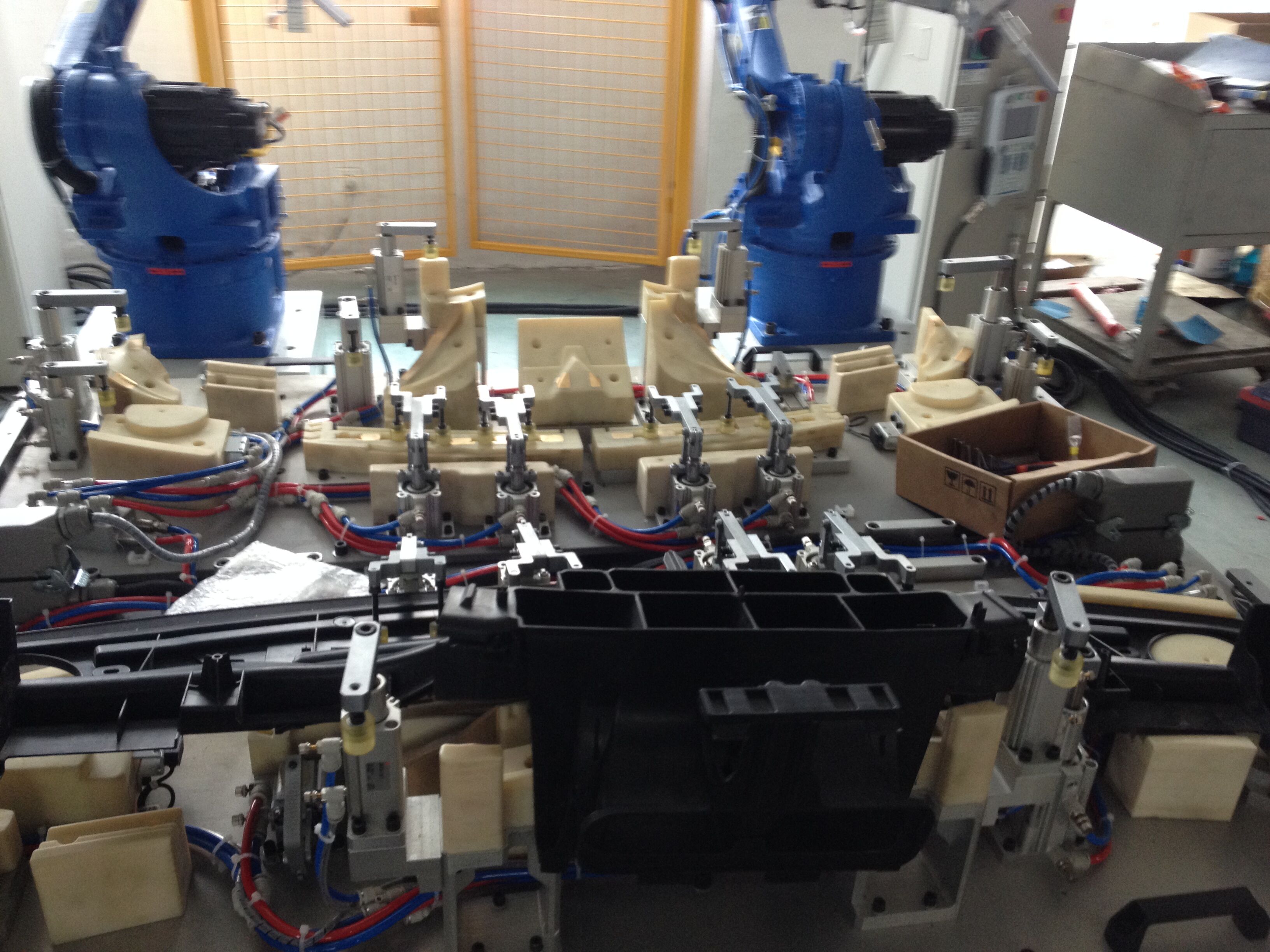 Ultraschall-Roboterschweißen auf MULTIAXIS Maschine